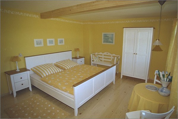 schlafzimmer-gelb-weiss-88_14 Hálószoba sárga fehér