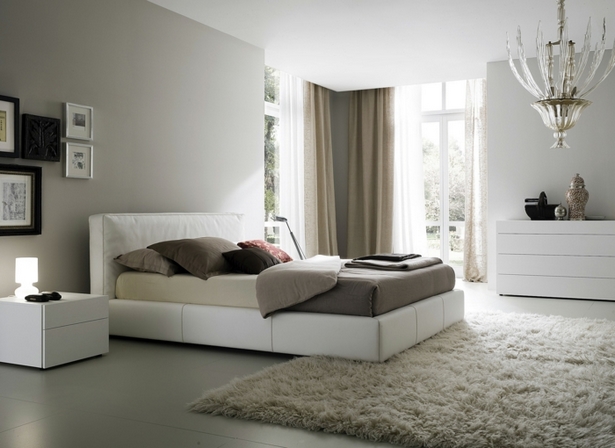 Fal színes hálószoba fehér bútorok