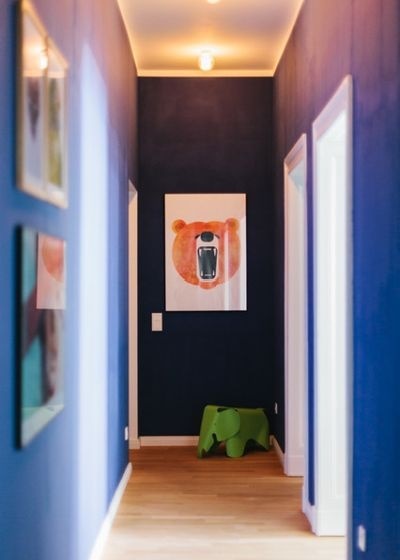 schmalen-flur-farblich-gestalten-55_15 Keskeny folyosó színes design