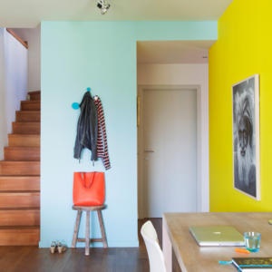 wandgestaltung-flur-mit-farbe-51_12 Fali design folyosó színes