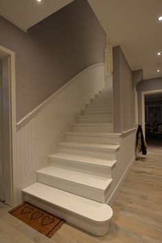 wandgestaltung-flur-treppenhaus-61_12 Fali tervezés folyosó lépcső