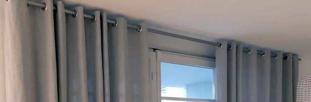 wohnzimmer-gardinen-mit-gardinenstangen-47_7 Nappali függönyök függönyrudakkal