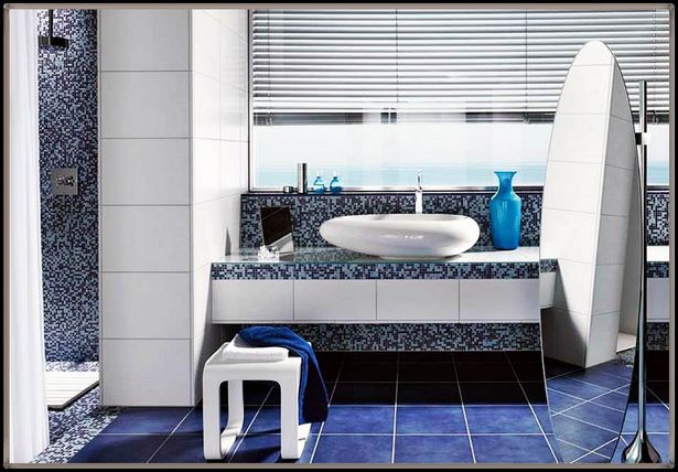 badezimmer-blau-weiss-gefliest-40 Fürdőszoba kék-fehér csempézett