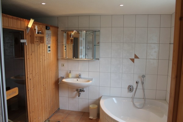 moderne-bder-mit-sauna-96_15 Modern fürdőszobák szaunával