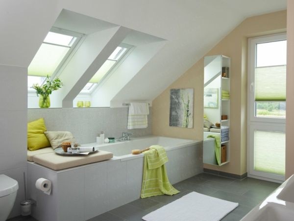Fürdőszoba lejtős tető design