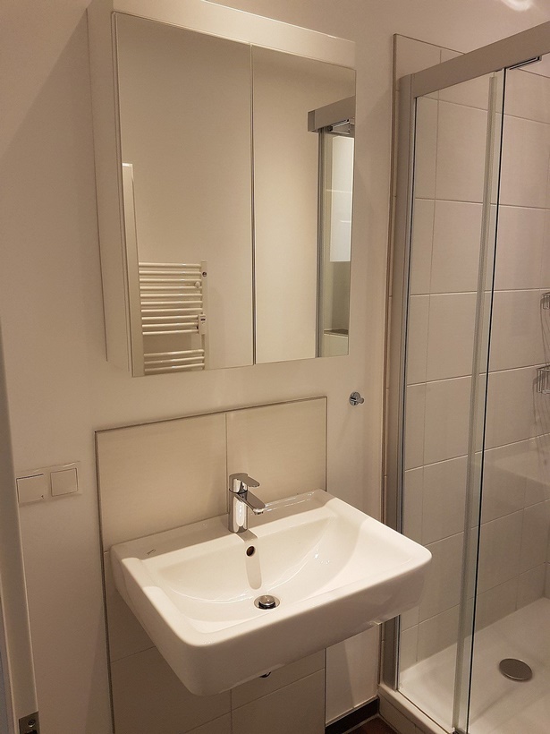 kleines-bad-modernisieren-43_8 Kis fürdőszoba korszerűsítése