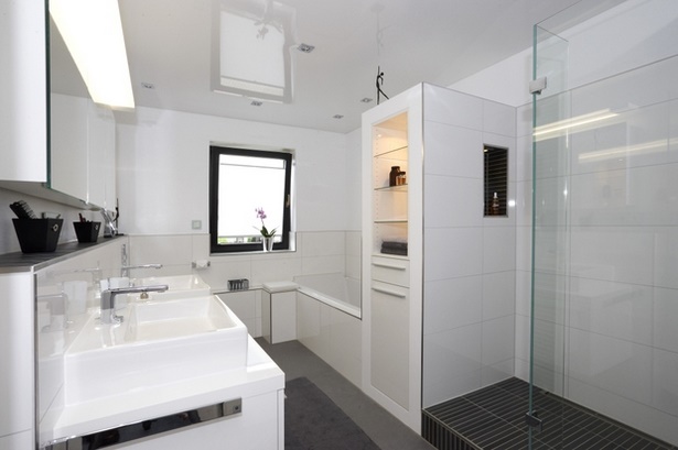 kleines-badezimmer-mit-badewanne-und-dusche-16_8 Kis fürdőszoba káddal és zuhanyzóval