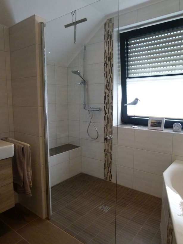 kleines-badezimmer-mit-dusche-und-badewanne-31_11 Kis fürdőszoba zuhanyzóval és káddal
