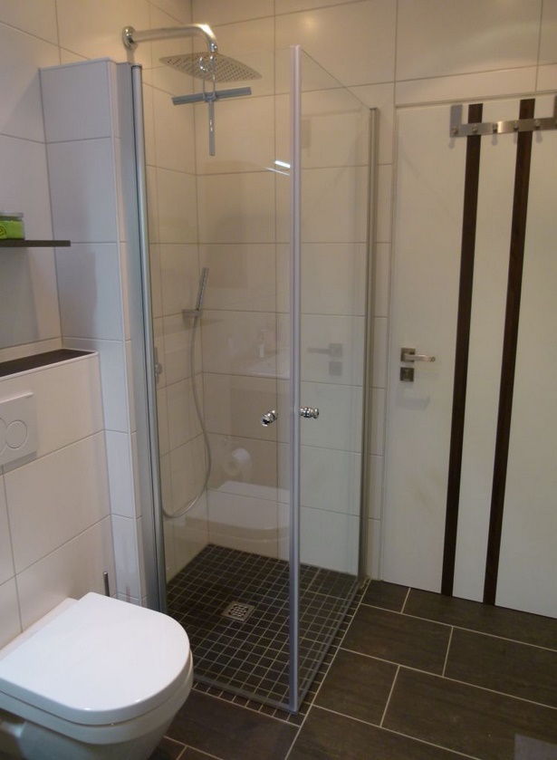 kleines-badezimmer-mit-dusche-und-badewanne-31_17 Kis fürdőszoba zuhanyzóval és káddal