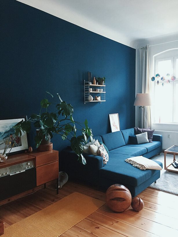 blaue-wande-im-wohnzimmer-65_17 Kék falak a nappaliban