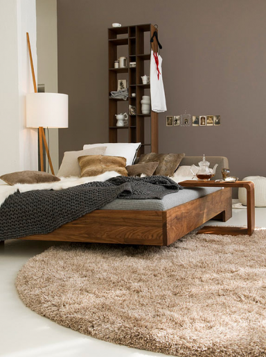 wandfarbe-schlafzimmer-braune-mobel-75_2 Fal színes hálószoba barna bútorok