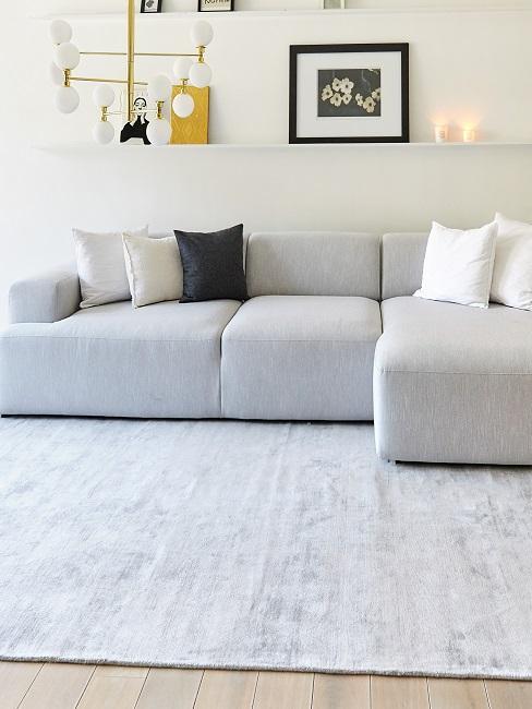 wohnzimmer-ideen-graues-sofa-42_17 Nappali ötletek szürke kanapé