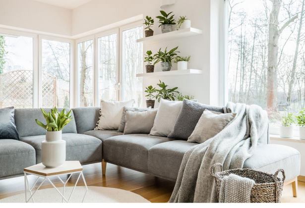 wohnzimmer-ideen-graues-sofa-42_8 Nappali ötletek szürke kanapé