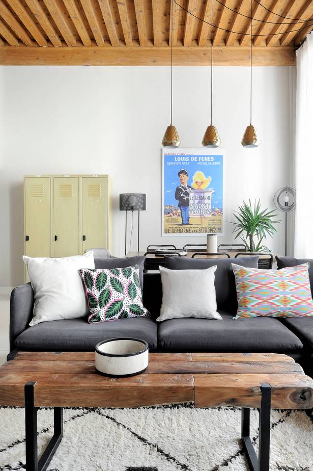 wohnzimmer-ideen-graues-sofa-42_9 Nappali ötletek szürke kanapé