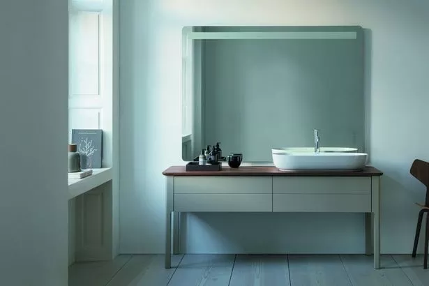 farbliche-badgestaltung-88_3-8 Színes fürdőszoba kialakítása