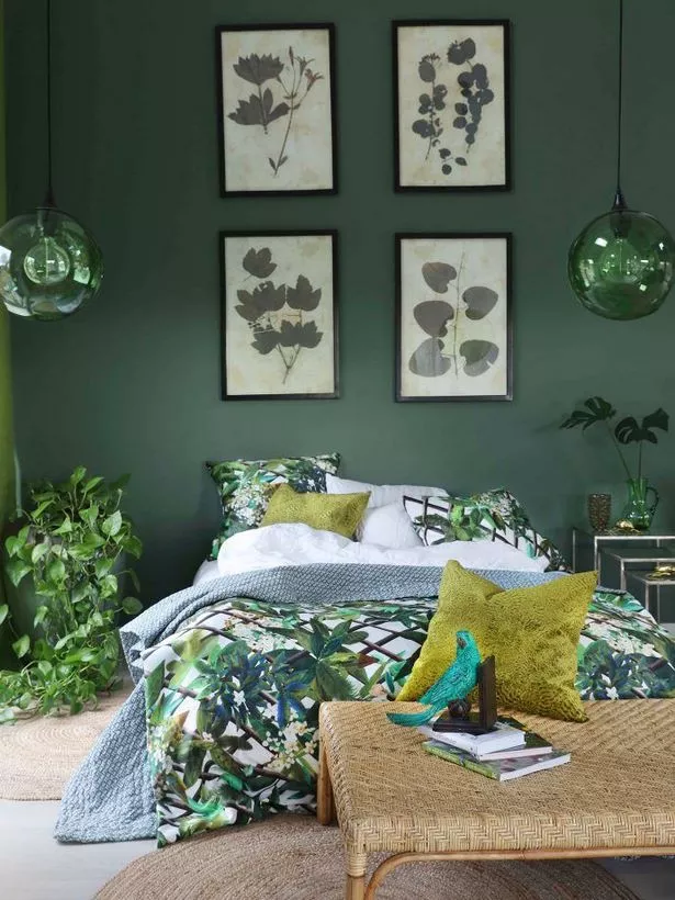 grune-wandfarbe-schlafzimmer-27_10-5 Zöld hálószoba falfesték