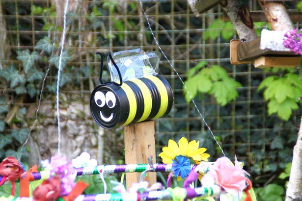 gartendeko-mit-kindern-basteln-19_2 Kerti díszek készítése gyerekekkel