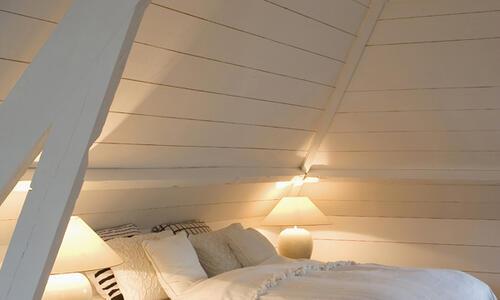 kleines-schlafzimmer-dachschrage-87_2 Kis hálószoba lejtős mennyezettel