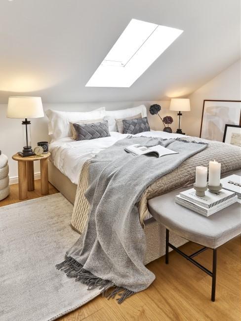 schlafzimmer-unter-dachschrage-gestalten-67_17 Hálószoba tervezése lejtős tető alatt