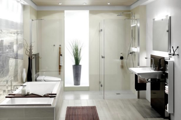 Fürdőszoba zuhanyzóval és káddal modern