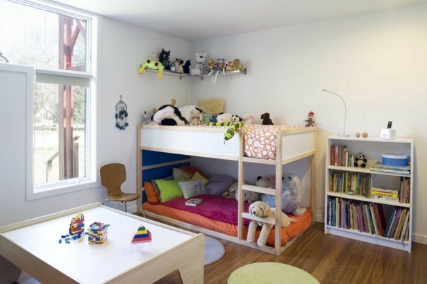 kinderzimmer-ideen-mit-hochbett-80_18 Gyerekszoba ötletek tetőtéri ágy