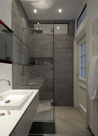 kleines-bad-ohne-fenster-gestalten-77_17 Tervezés kis fürdőszoba ablak nélkül