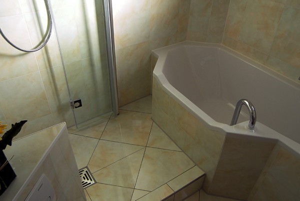 minibader-mit-dusche-05_8 Mini fürdőszoba zuhanyzóval