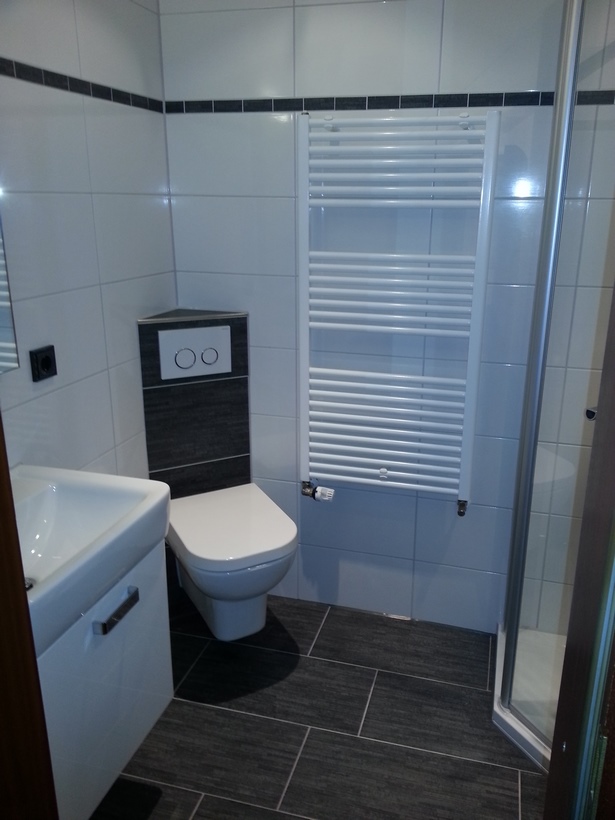 modernes-gastebad-mit-dusche-01_18 Modern vendég fürdőszoba zuhanyzóval