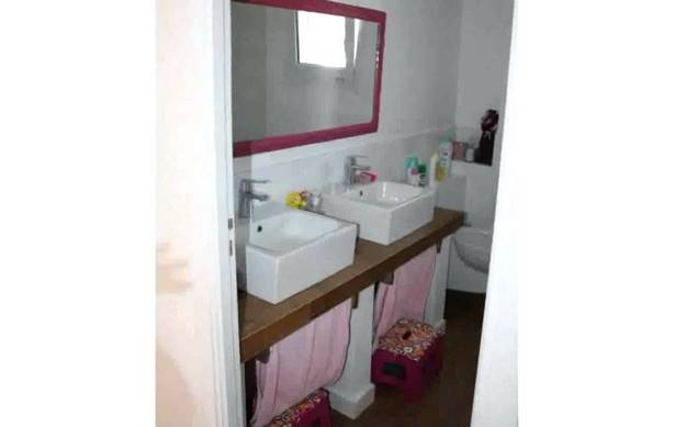 sehr-kleines-badezimmer-einrichten-11_8 Hozzon létre egy nagyon kis fürdőszobát