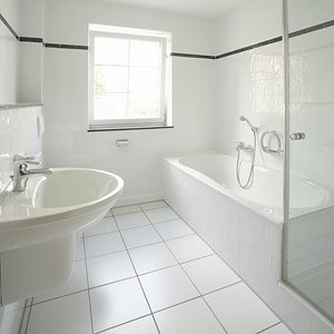 weisse-bodenfliesen-bad-53_7 Fehér padlólapok fürdőszoba
