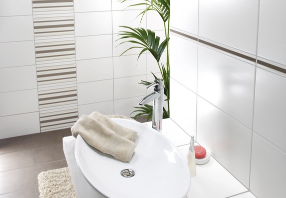 weisse-bodenfliesen-bad-53_8 Fehér padlólapok fürdőszoba