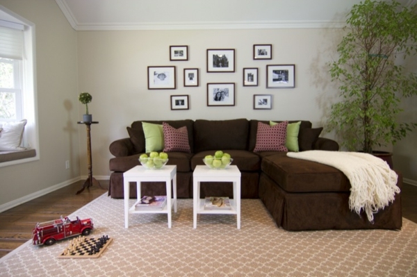 wohnzimmer-ideen-braune-couch-60_14 Nappali ötletek Barna Kanapé