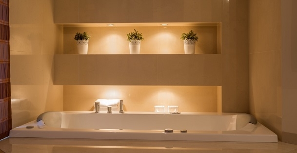 Tervezzen egy fürdőszobát nappali fény nélkül
