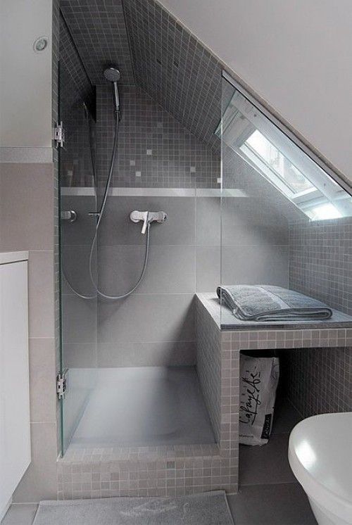 kleines-bad-dachschrage-ideen-99 Kis fürdőszoba lejtős tető ötletek