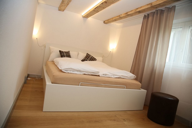 kleines-schlafzimmer-groes-bett-45_10 Kis hálószoba nagy ágy