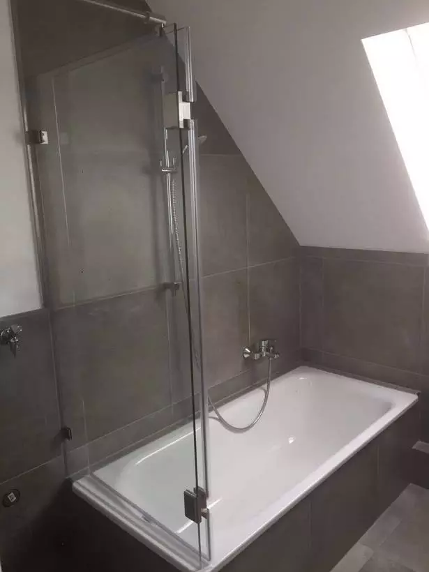 badezimmer-mit-dusche-und-wanne-57_14-7 Fürdőszoba zuhanyzóval és káddal