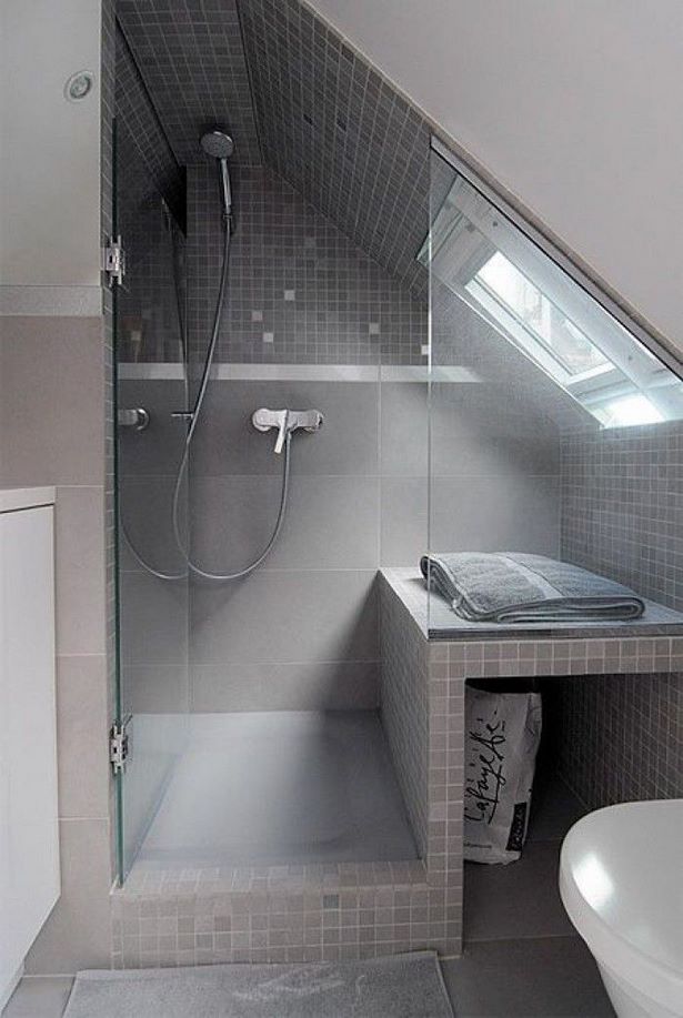 badgestaltung-kleines-bad-mit-dachschrage-79_15 Fürdőszoba kialakítása kis fürdőszoba lejtős tetővel