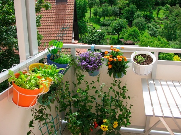 balkon-mit-blumen-gestalten-03_13 Tervezzen egy erkélyt virágokkal