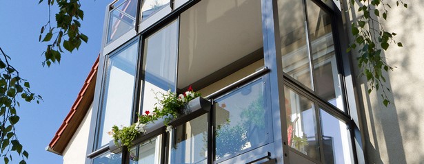 verglaster-balkon-gestalten-05_7 Üvegezett erkély kialakítása