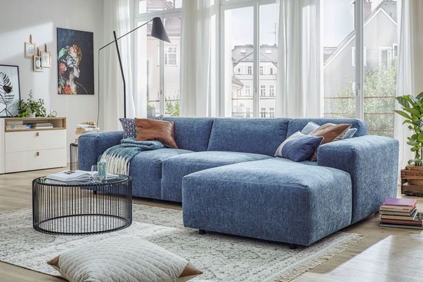 blaues-sofa-welche-wandfarbe-passt-23_13 Kék kanapé, amely a fal színe illik