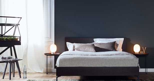 wandfarbe-schlafzimmer-dunkle-mobel-45_5 Fal színes hálószoba sötét bútorok