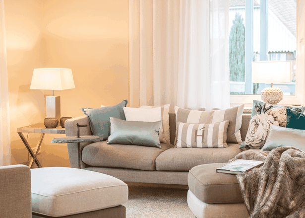welche-wandfarbe-passt-zu-brauner-couch-82 Melyik falszín illik a barna kanapéhoz