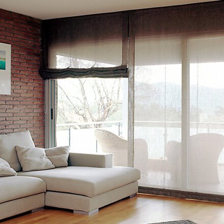 gardinen-fur-wohnzimmerfenster-mit-balkontur-34_2 Függönyök a nappali ablakokhoz erkélyajtóval