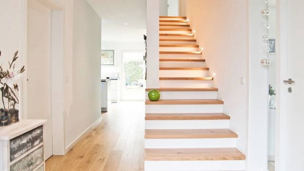 kleiner-flur-mit-treppe-95_10 Kis folyosó lépcsővel