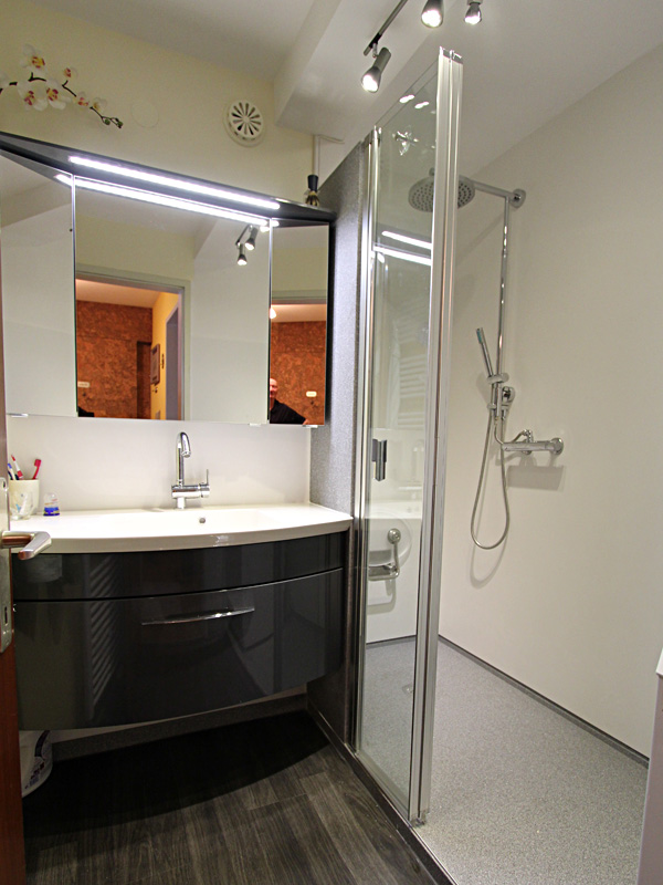 altes-bad-renovieren-ideen-09_15 Régi fürdőszoba felújítani ötletek