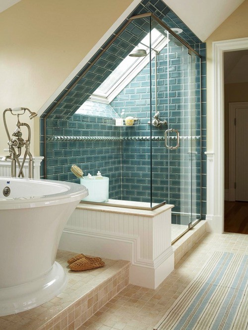 Fürdő ötletek kis fürdőszoba lejtős tető