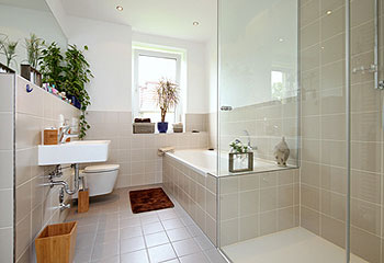 moderne-bder-auf-kleinem-raum-35_13 Modern fürdőszobák egy kis térben