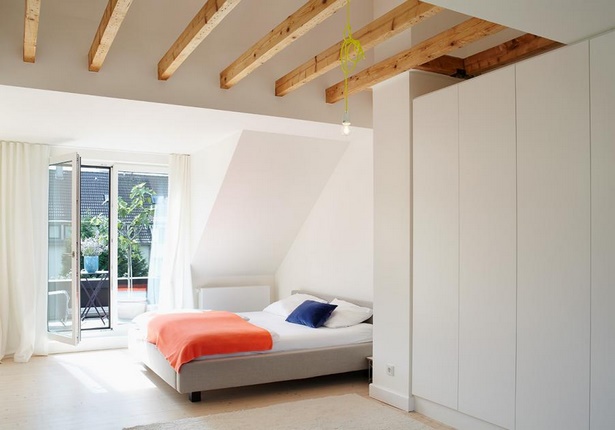 kleines-schlafzimmer-mit-dachschrge-gestalten-06_9 Kis hálószoba lejtős tető design