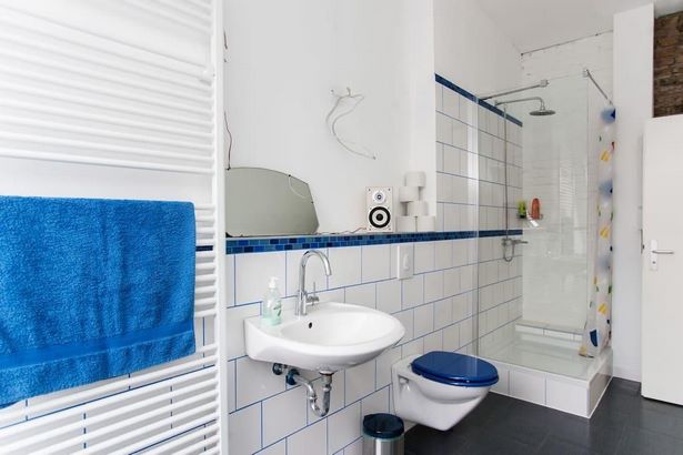 badezimmer-weiss-blau-66_11 Fürdőszoba fehér kék