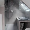 Kis fürdőszoba lejtős tető ötletek